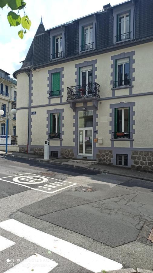 La Tour Pom'Pin Panzió La Bourboule Kültér fotó